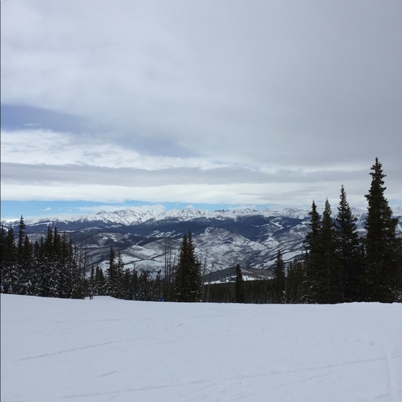 Meet your Posher, Lauren - Picture 3 of 4